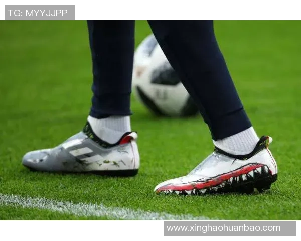 从足球球星脚趾看力量与技巧的秘密揭示运动巅峰背后的微小细节 从足球球星脚趾看力量与技巧的秘密揭示运动巅峰背后的微小细节
