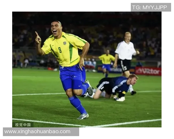 足球历史十大最具魅力球星风采盘点 展现英俊与球场才华的完美结合 足球历史十大最具魅力球星风采盘点 展现英俊与球场才华的完美结合